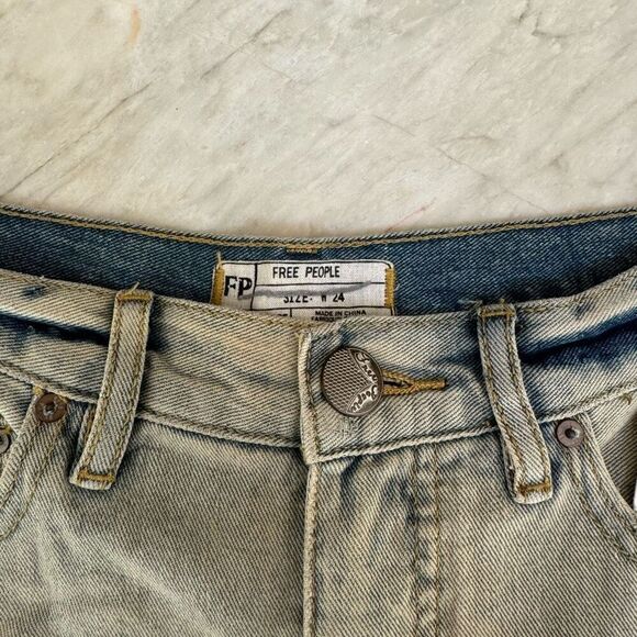 Free People Lace Trim Jean Shorts Women's Size 24 Mid Rise Denim NWT - Picture 4 of 8